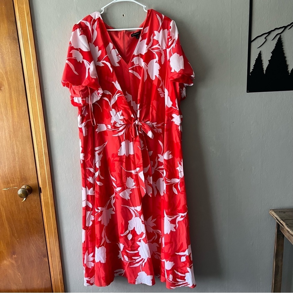 Lane Bryant Women's Red White Floral Short Sleeve Tie Front MIDI Dress Size 26